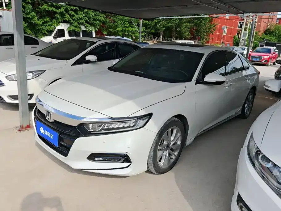Honda Accord — фото 1