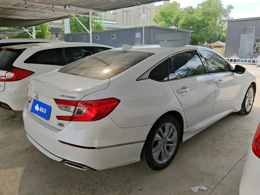 Honda Accord — фото 9