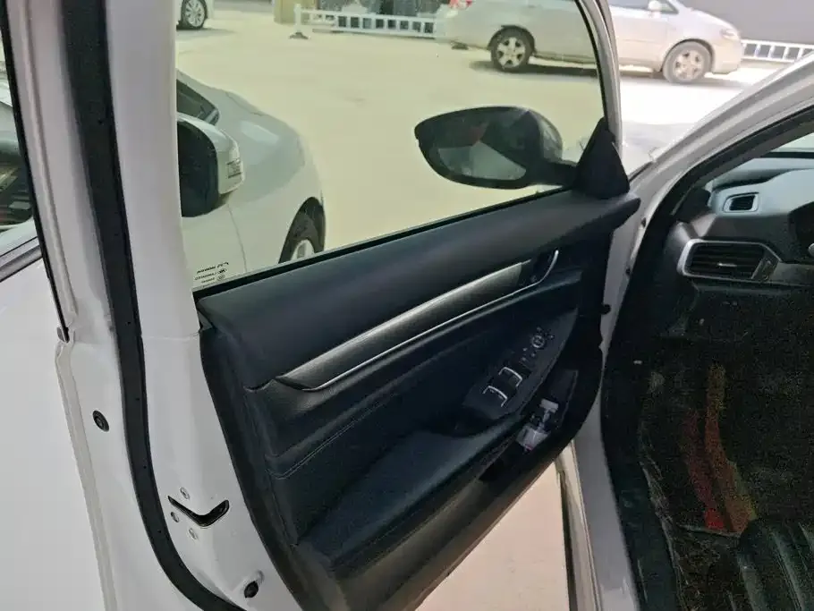 Honda Accord — фото 2