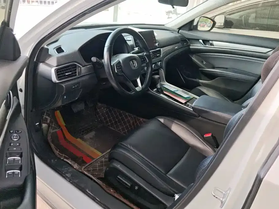 Honda Accord — фото 10