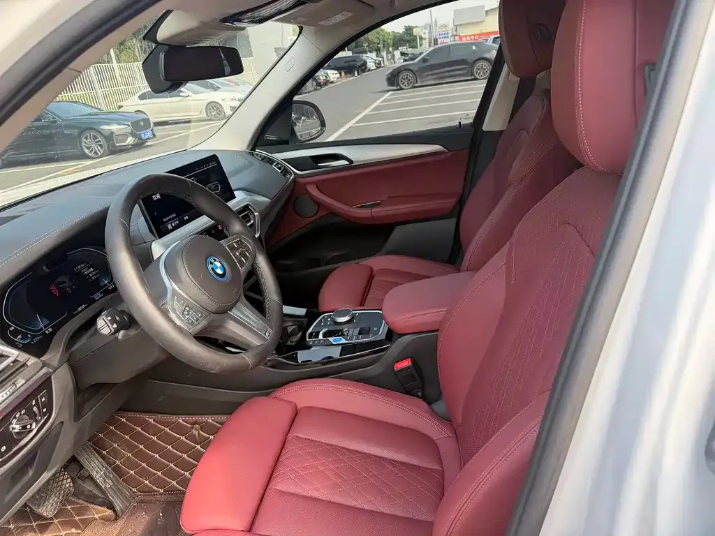 BMW iX3 — фото 2