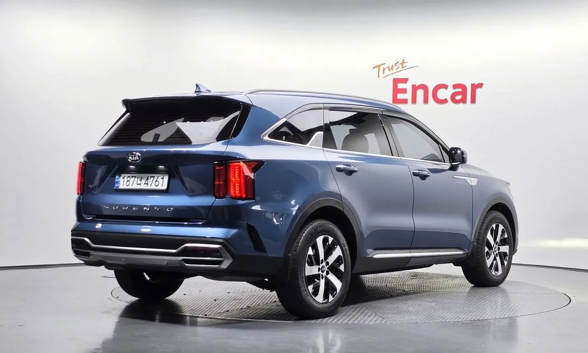 Kia Sorento — фото 6