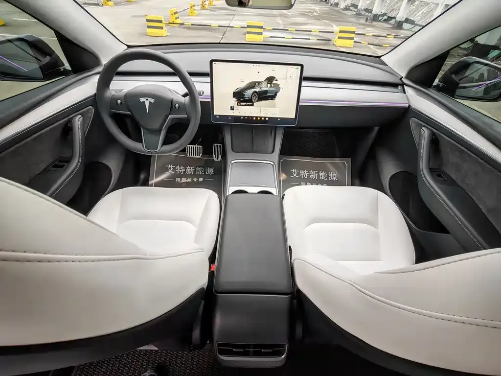 Tesla Model Y — фото 9