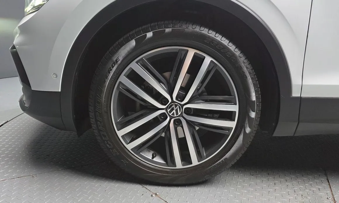 Volkswagen Tiguan — фото 8