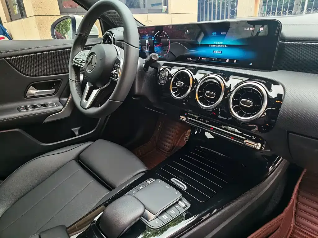 Mercedes-Benz A-Class — фото 10