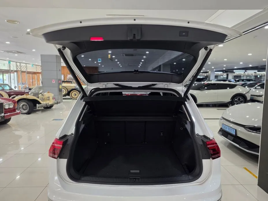 Volkswagen Tiguan — фото 8