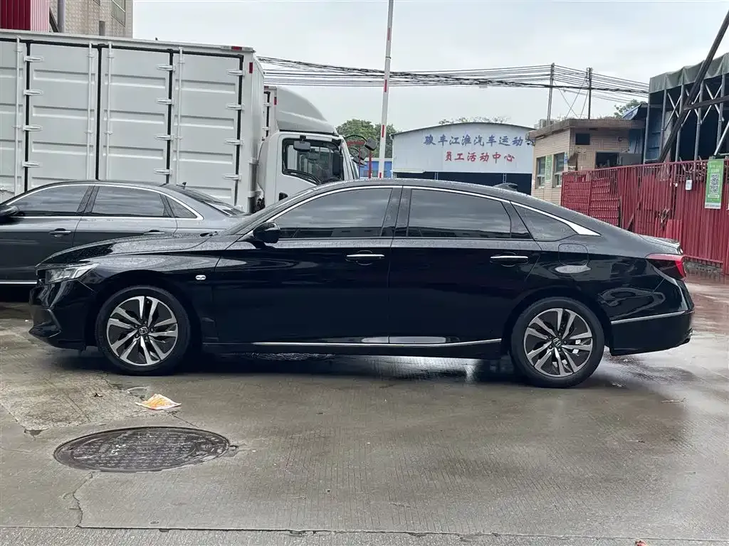 Honda Accord — фото 6
