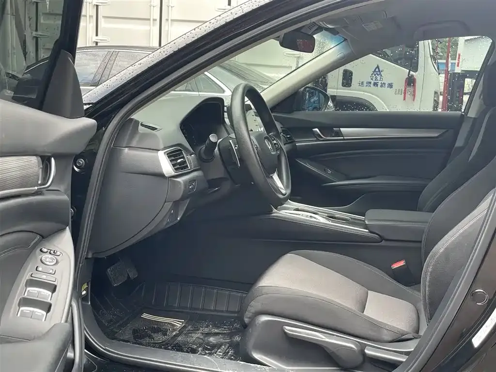 Honda Accord — фото 4