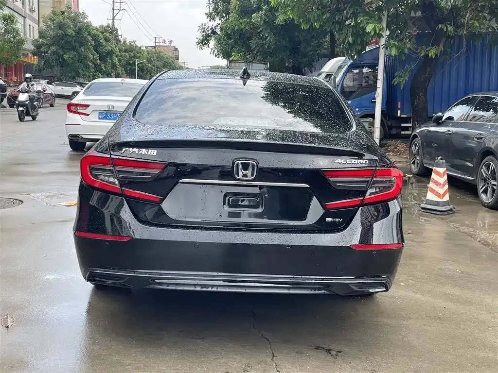 Honda Accord — фото 7