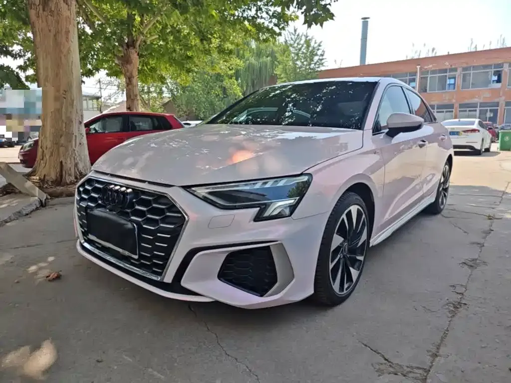 Audi A3 — фото 1