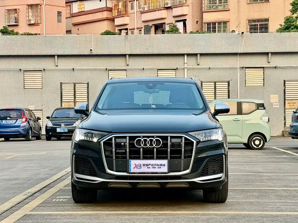 Audi Q7 — фото 9