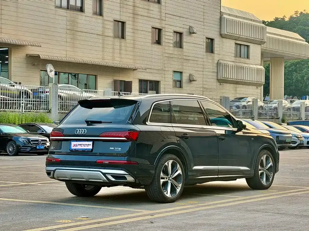 Audi Q7 — фото 4