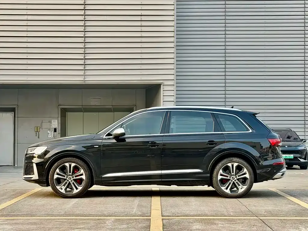 Audi Q7 — фото 7