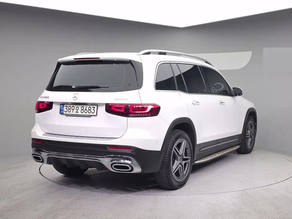 Mercedes-Benz GLB-Class — фото 8