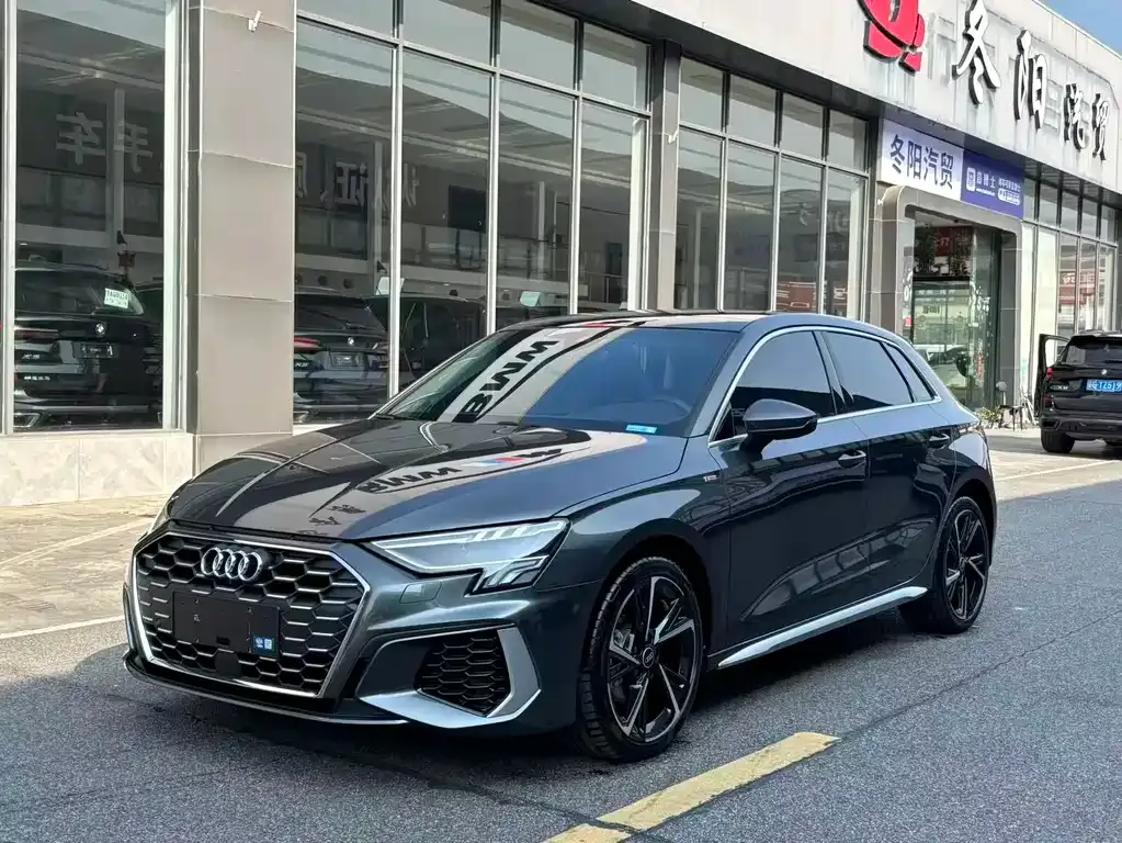 Audi A3 — фото 1