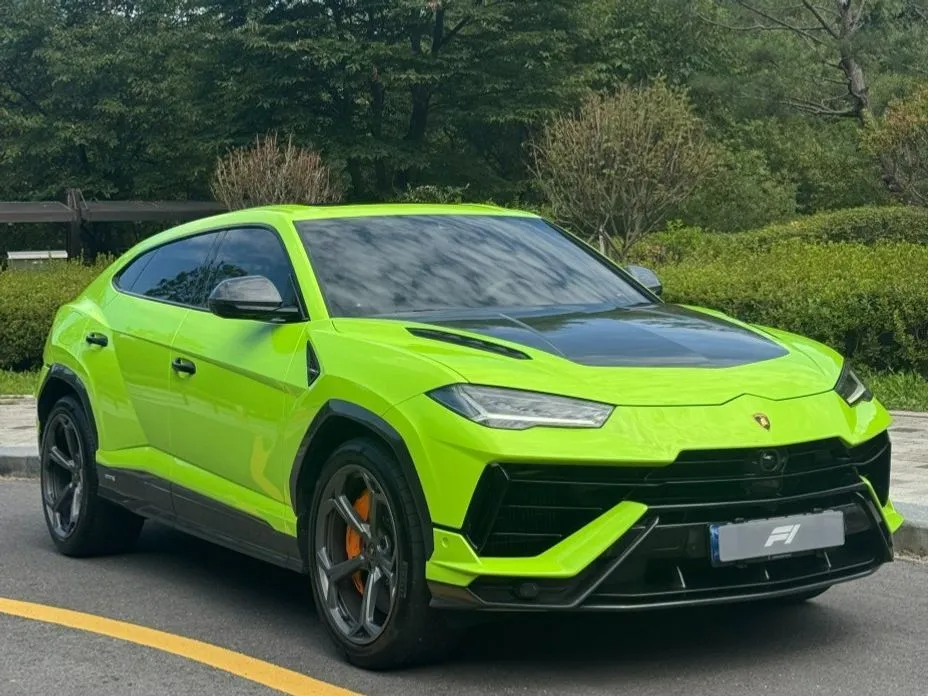 Lamborghini Urus — фото 1