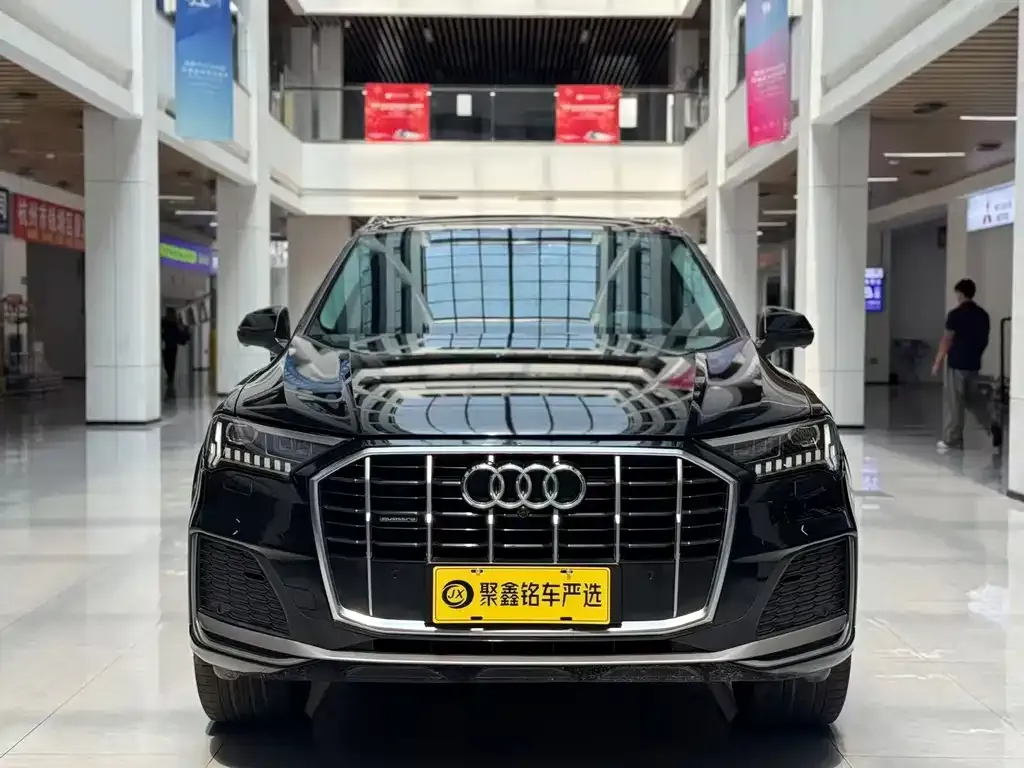 Audi Q7 — фото 10