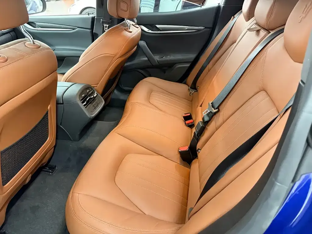 Maserati Ghibli — фото 9