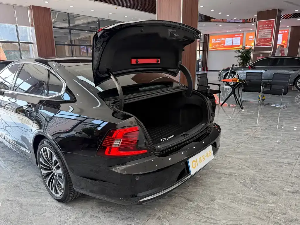Volvo S90 — фото 4
