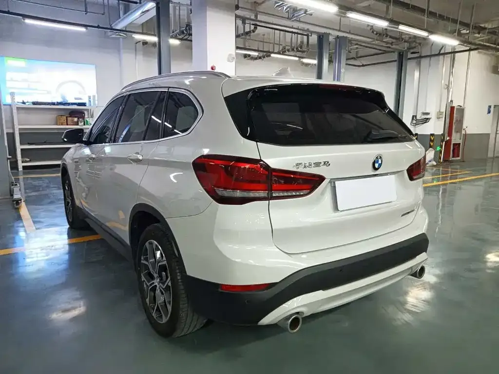 BMW X1 — фото 7