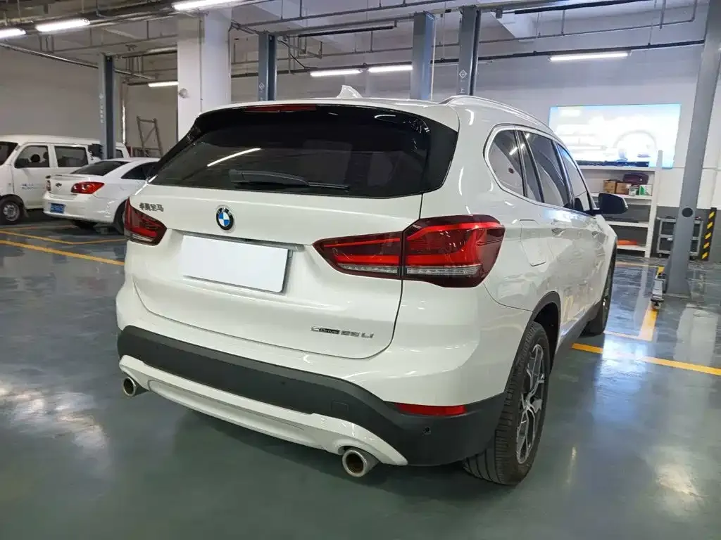 BMW X1 — фото 6