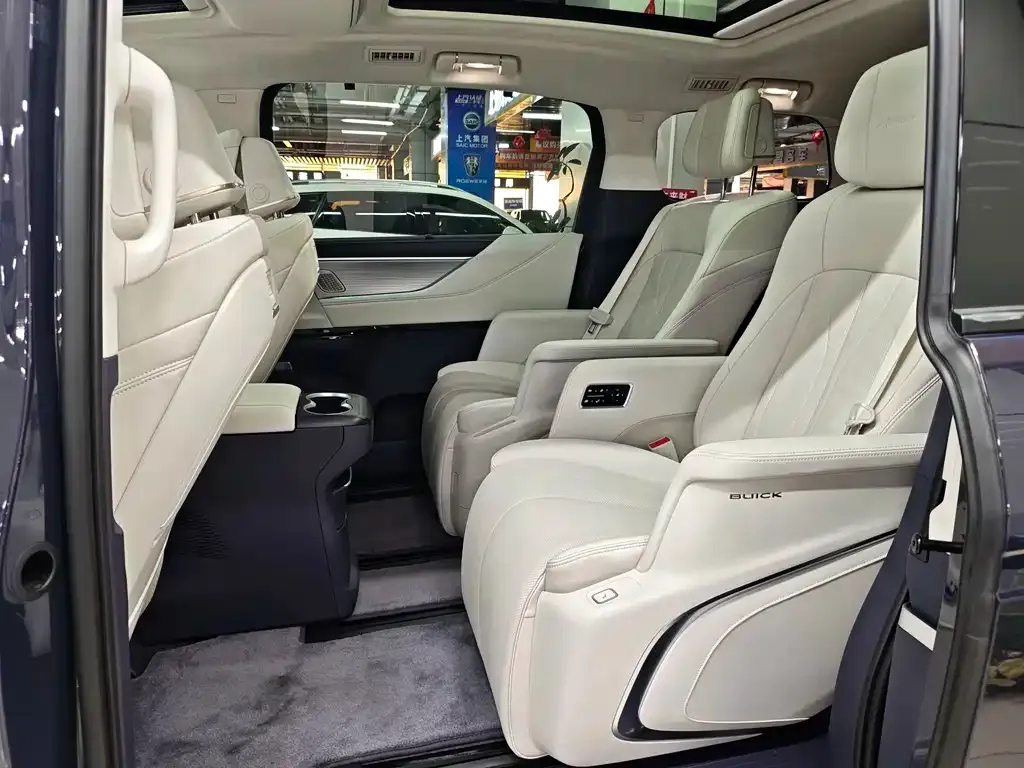 Buick GL8 Hybrid — фото 2