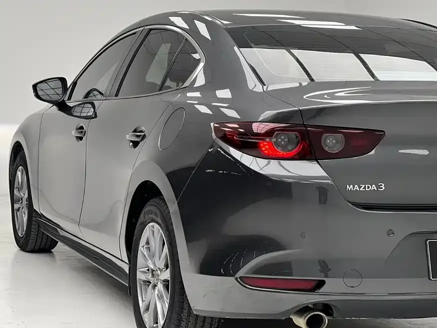Mazda 3 Axela — фото 9