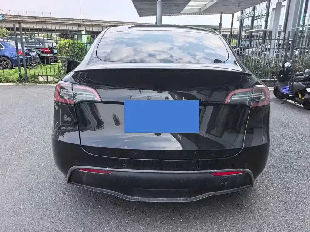 Tesla Model Y — фото 4