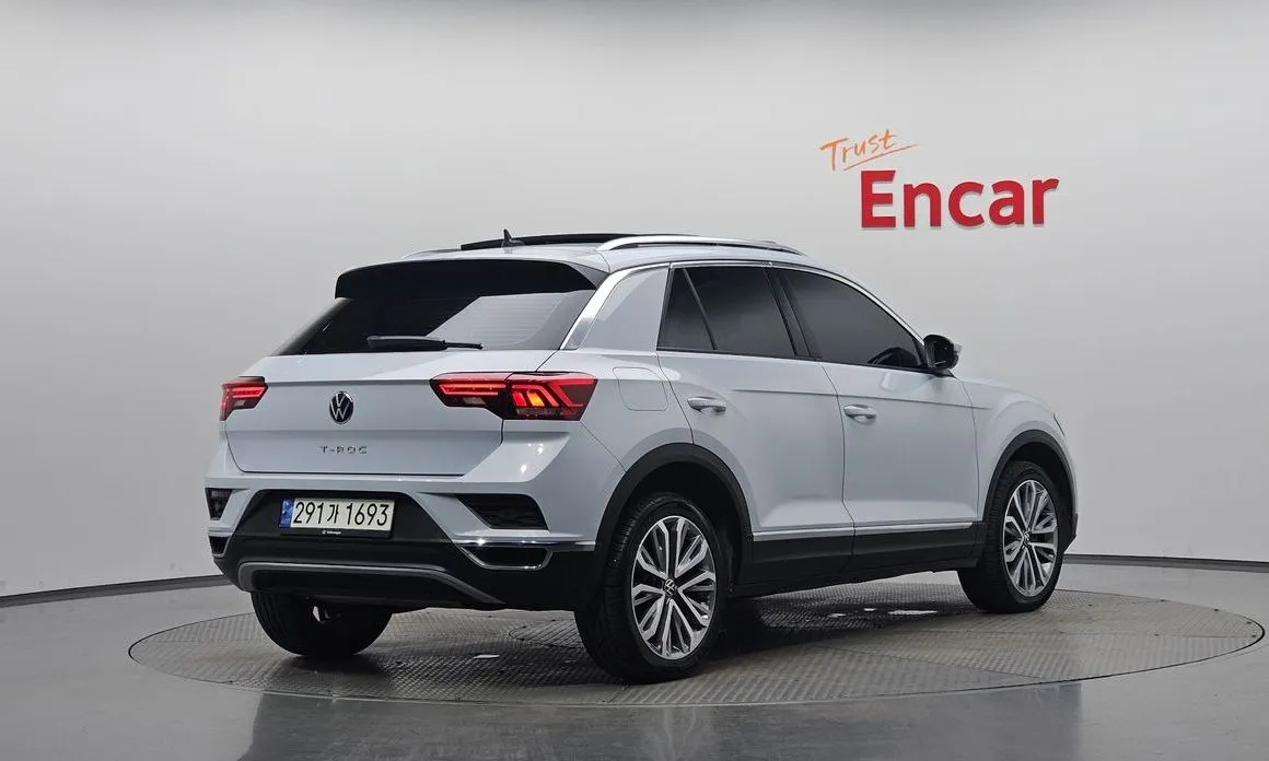 Volkswagen T-Roc — фото 5