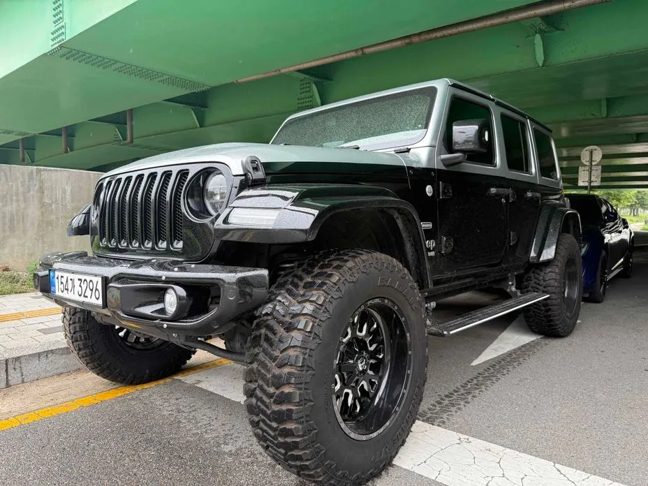 Jeep Wrangler — фото 1