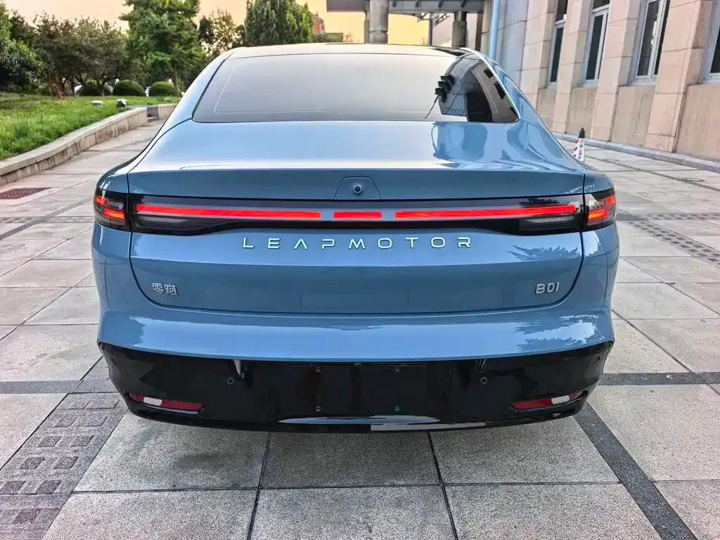Leapmotor Leapmotor B01 — фото 6