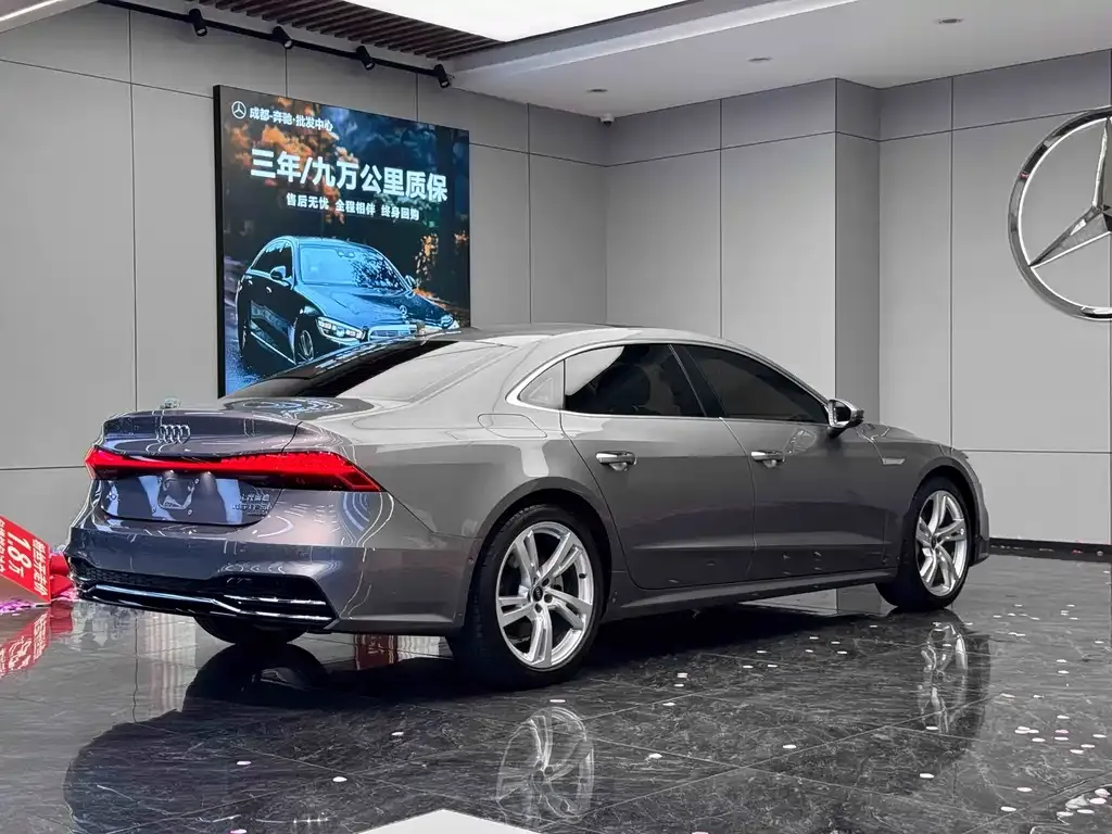 Audi A7L — фото 6