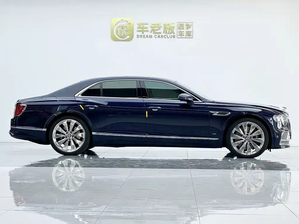 Bentley Flying Spur — фото 10