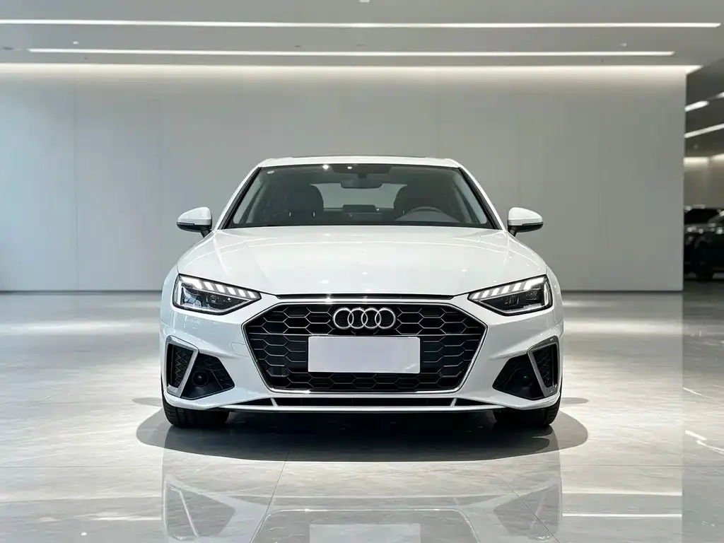 Audi A4L — фото 2