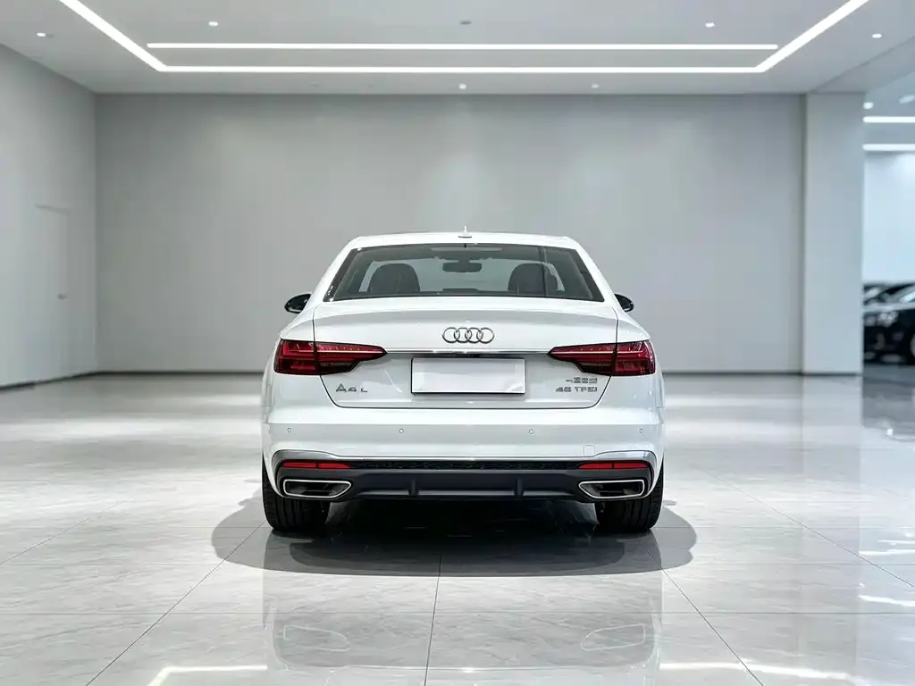 Audi A4L — фото 9