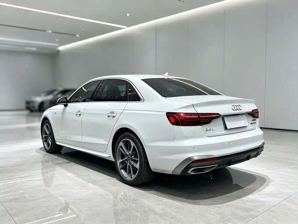 Audi A4L — фото 7
