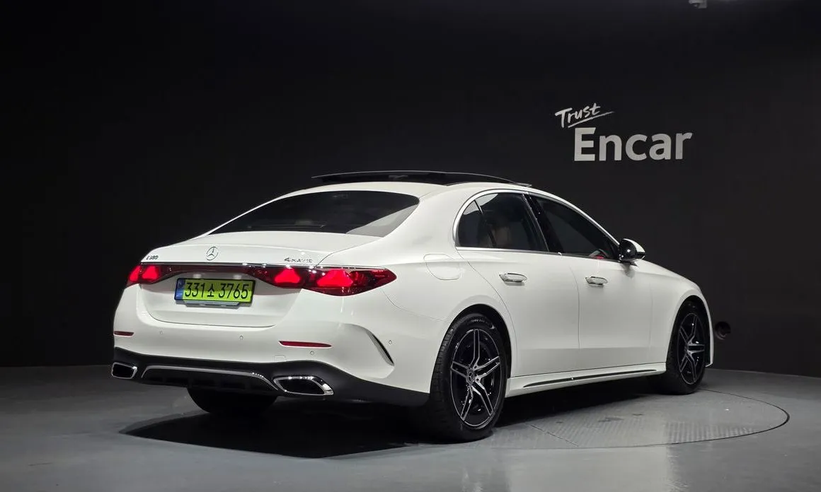 Mercedes-Benz E-Class — фото 6
