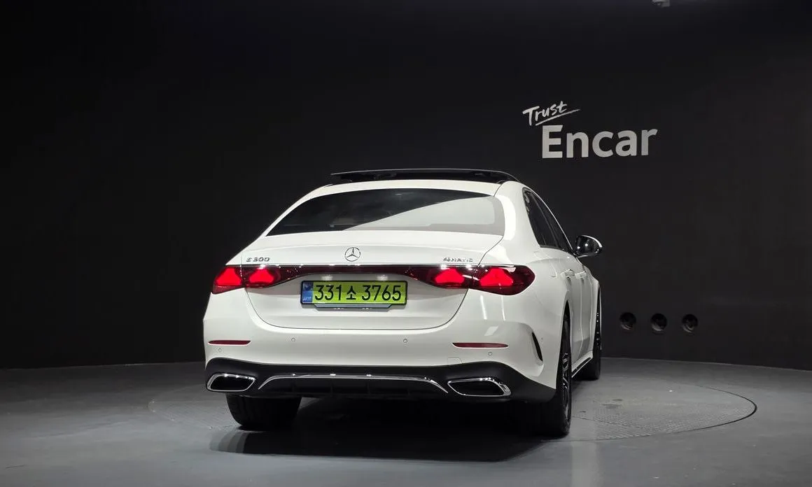 Mercedes-Benz E-Class — фото 4