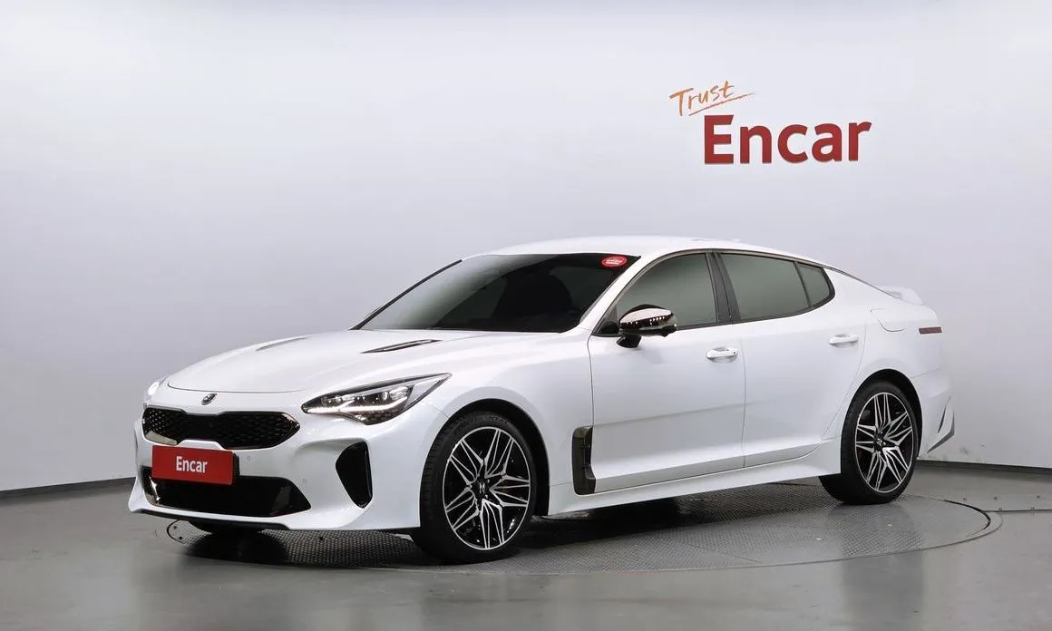 Kia Stinger — фото 1