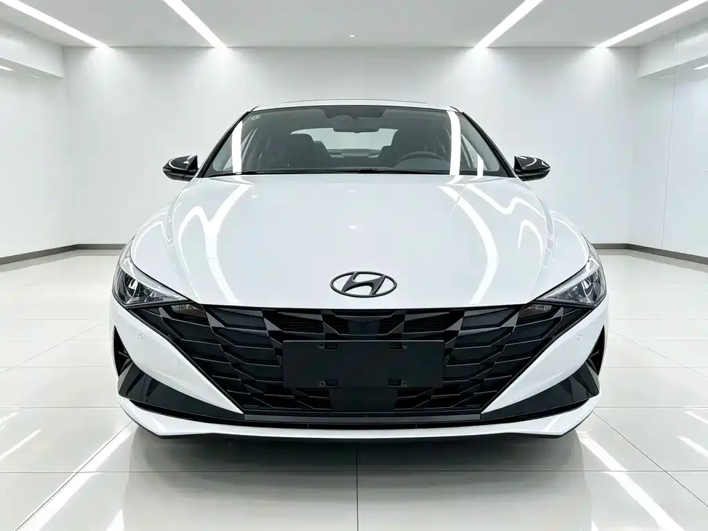 Hyundai Elantra — фото 4