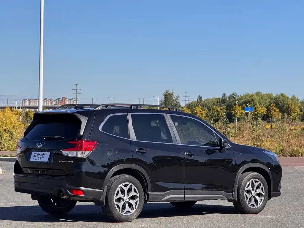 Subaru Forester — фото 2