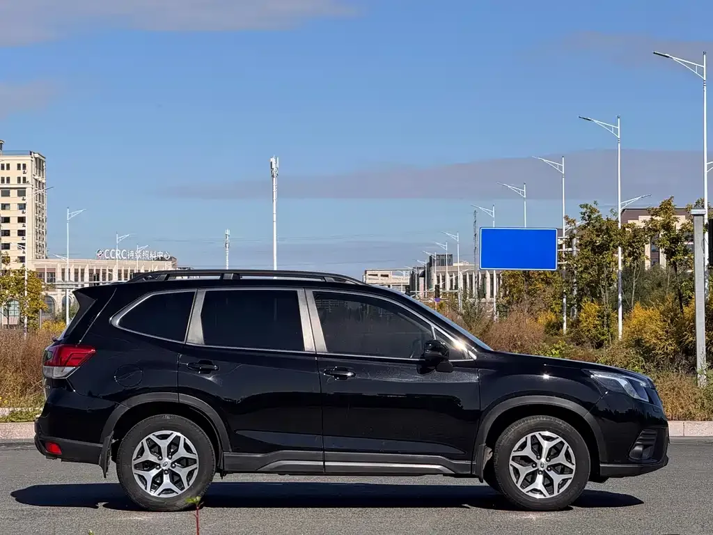 Subaru Forester — фото 9