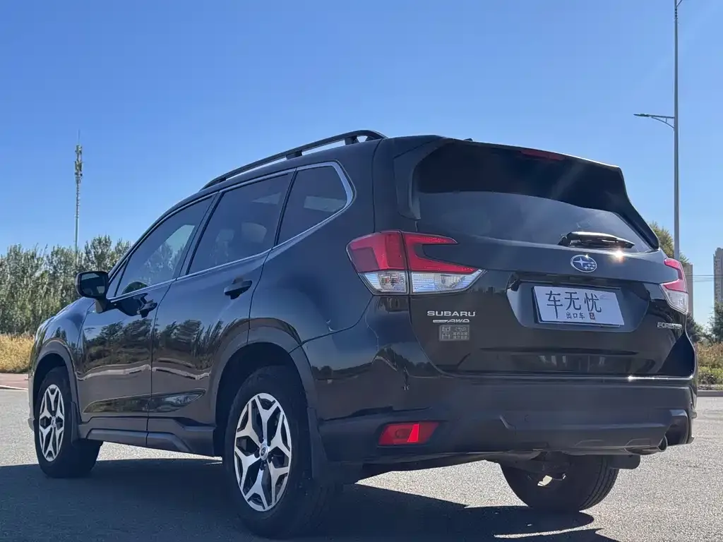 Subaru Forester — фото 4