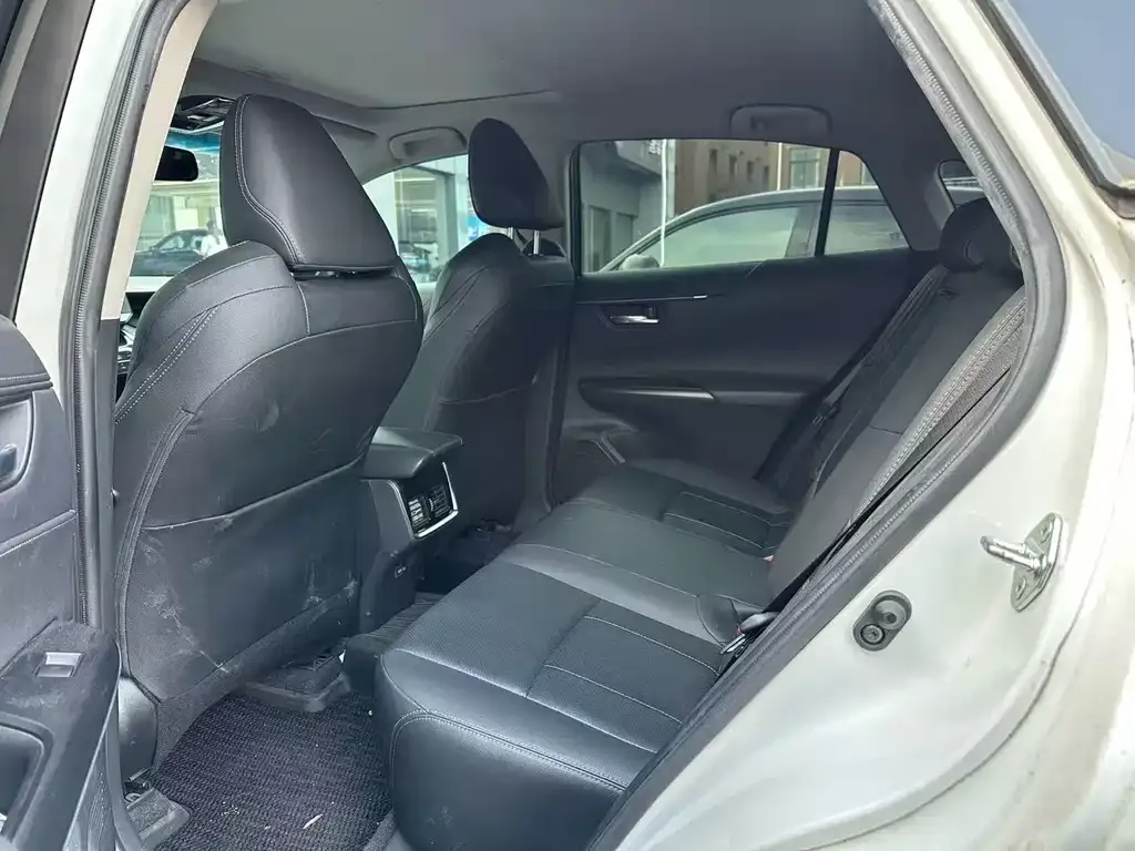 Toyota Harrier — фото 3