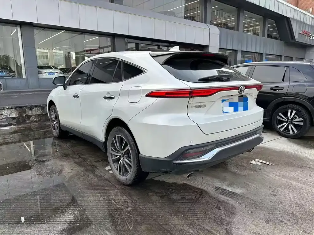 Toyota Harrier — фото 2