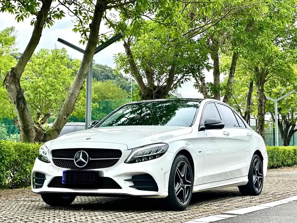 Mercedes-Benz C-Class — фото 1
