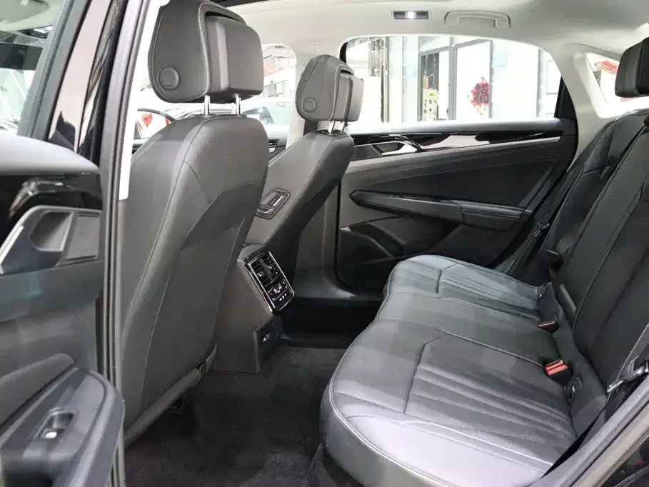 Volkswagen Passat — фото 4