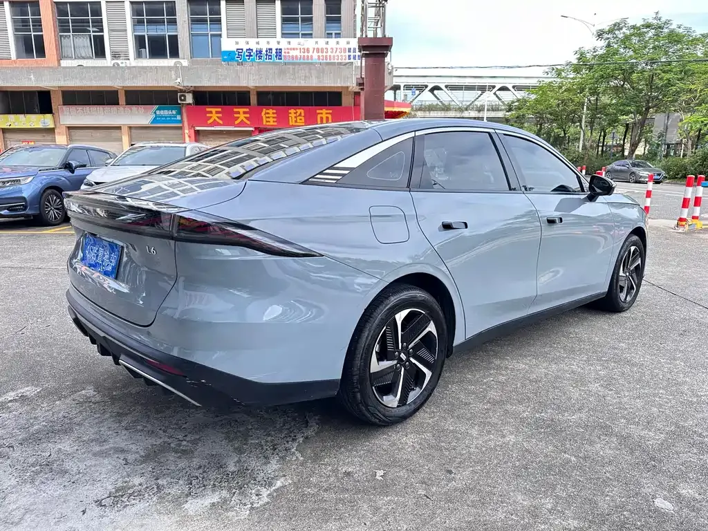 Geely Galaxy L6 — фото 7