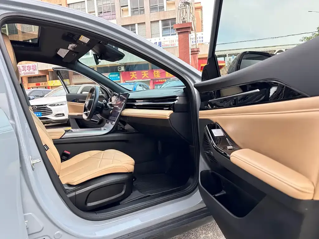 Geely Galaxy L6 — фото 2