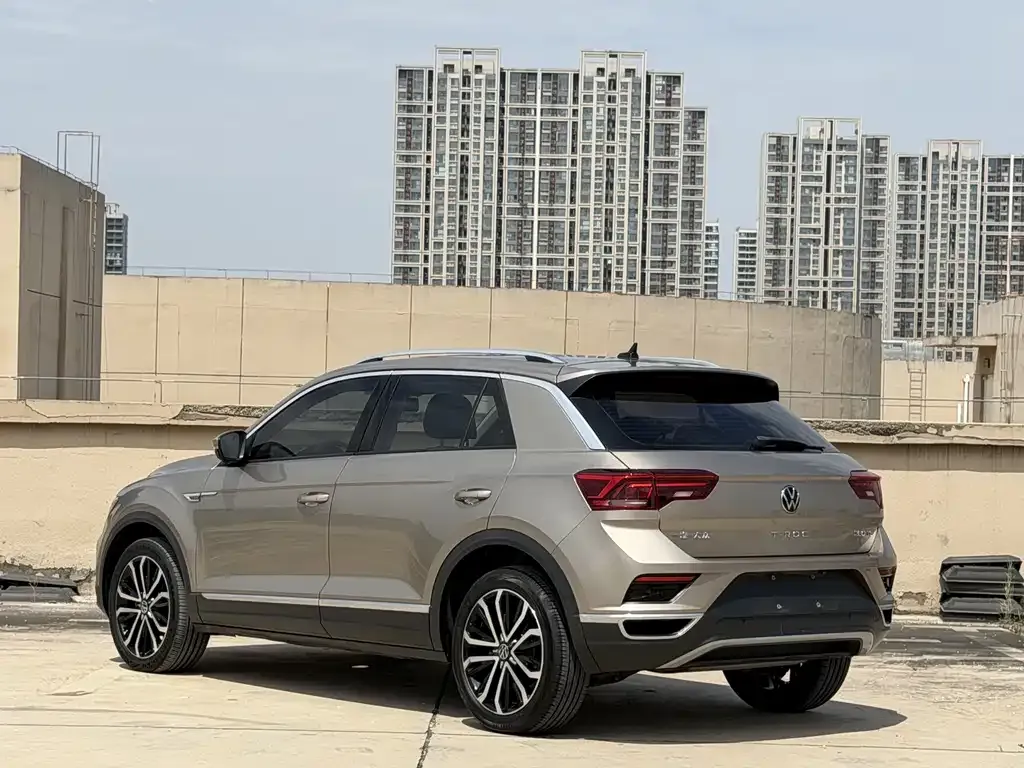 Volkswagen T-Roc — фото 2